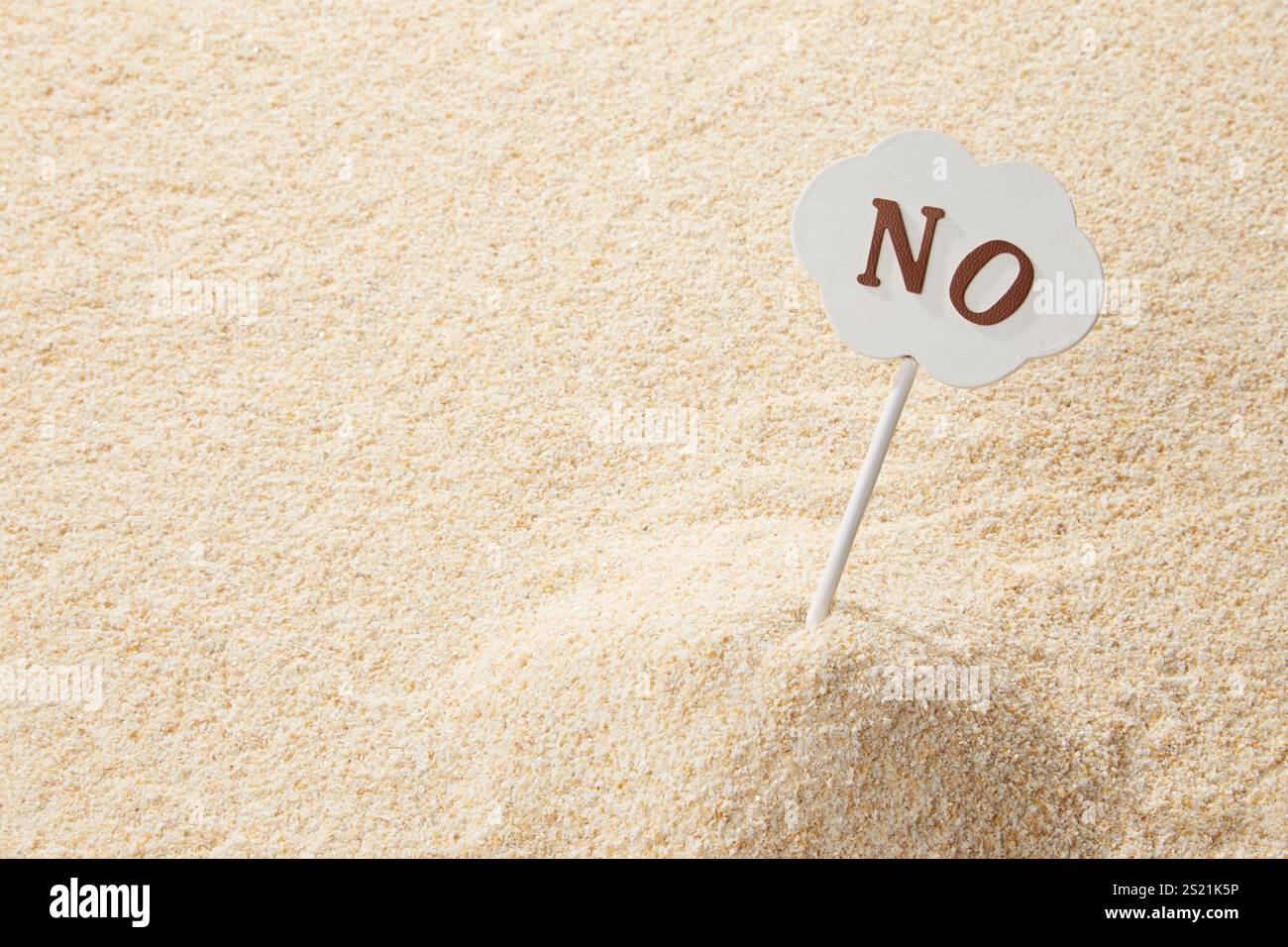 Chiedere aiuto sulla spiaggia immagine Foto Stock