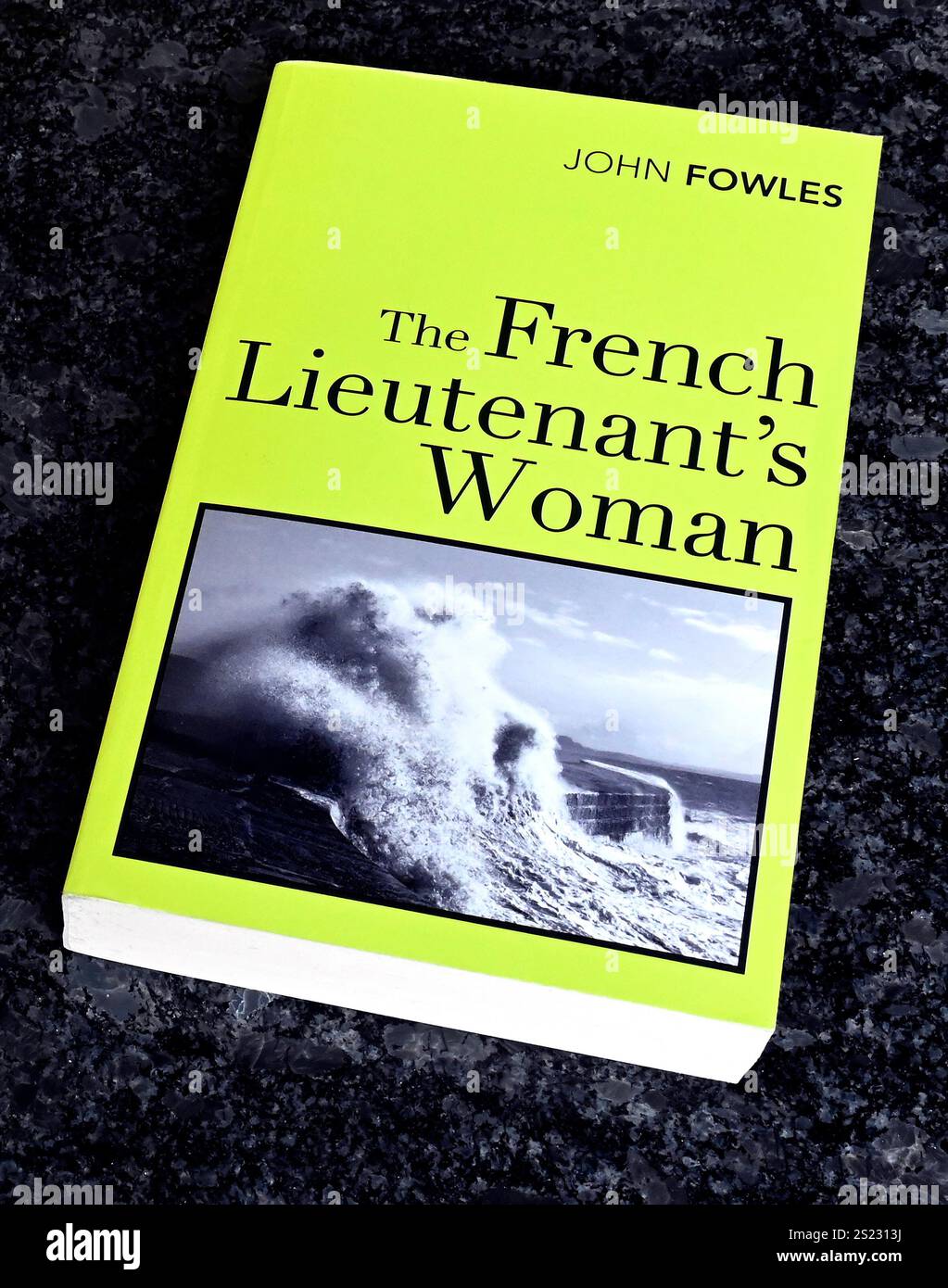 Copertina del libro. "La donna del tenente francese" di John Fowles. Foto Stock