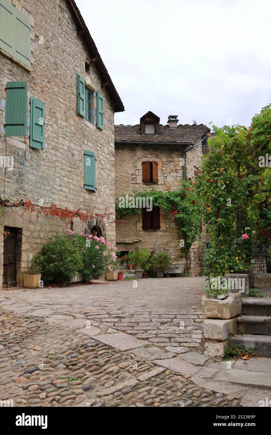 Le incantevoli strade del villaggio di Sainte-Enimie, Gorges du Tarn in Francia, in Europa Foto Stock