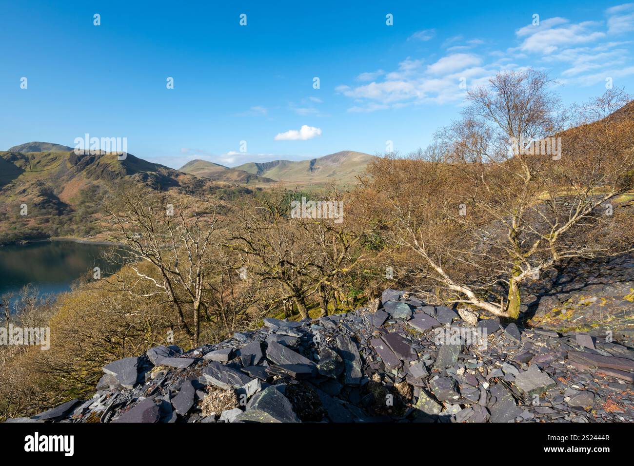 Suggestivo paesaggio intorno alla cava Dinorwig sopra la città di Llanberis, sulle montagne del Galles del Nord. Foto Stock