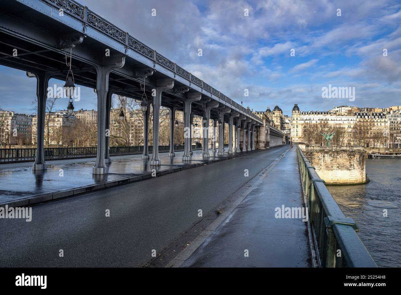 Pont de Bir Hakeim a Parigi Foto Stock