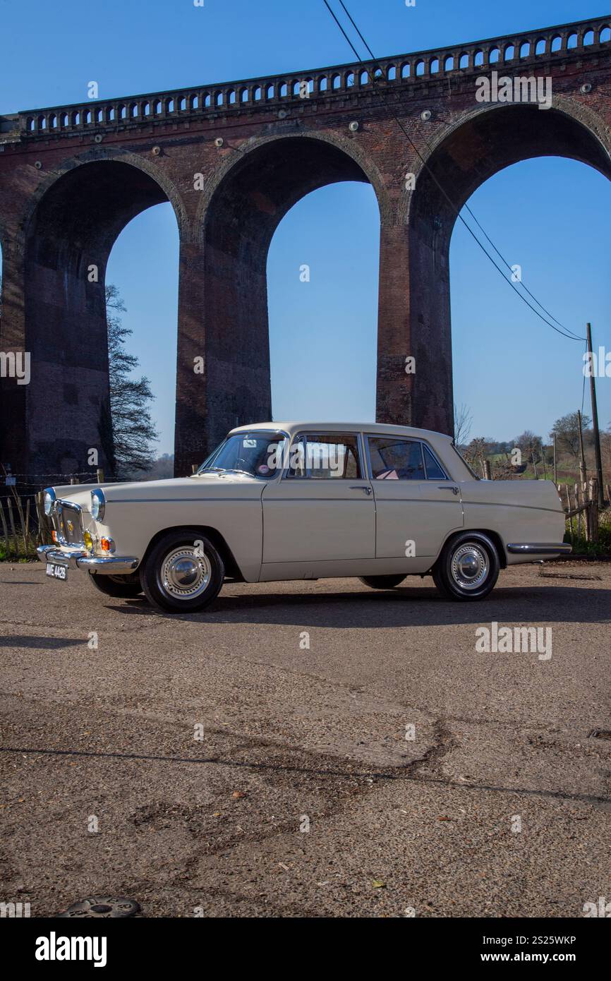1964 MG Magnette, berlina sportiva familiare britannica classica Foto Stock