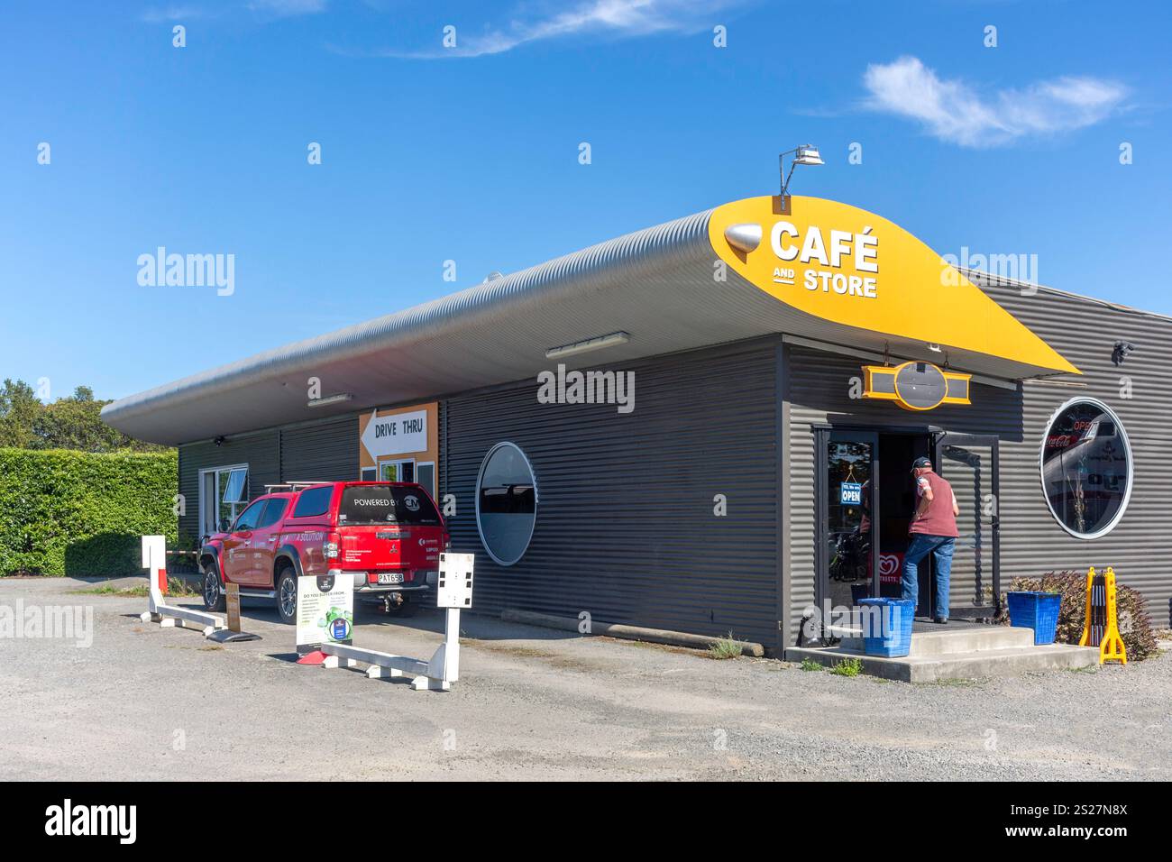 Drive Thru al Runway Cafe, Middle Renwick Road, Renwick, Marlborough Region, South Island, nuova Zelanda Foto Stock