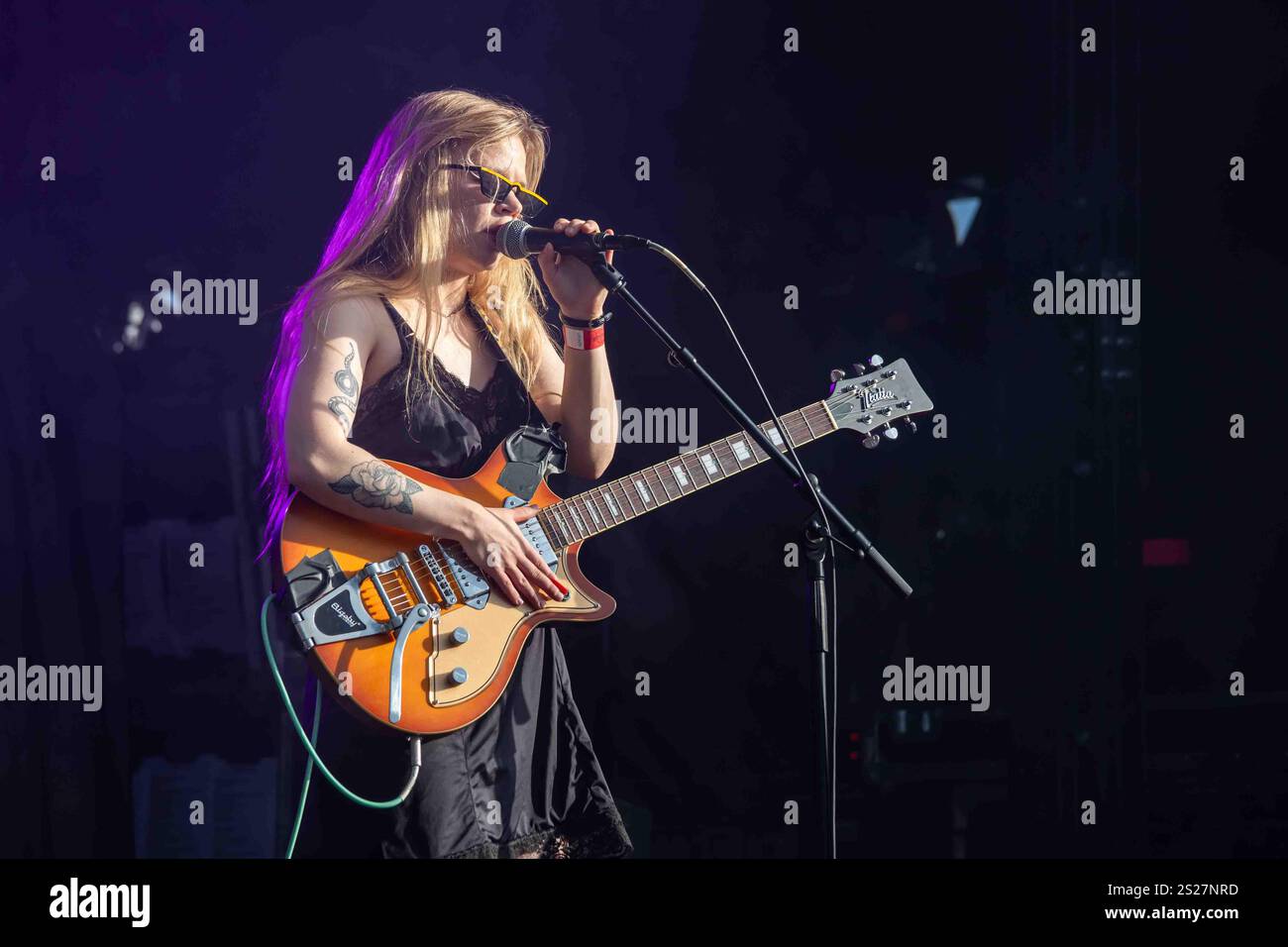 Rosa Jules di Lala Salama sul palco del concerto all'aperto Allas Live di Helsinki, Finlandia Foto Stock