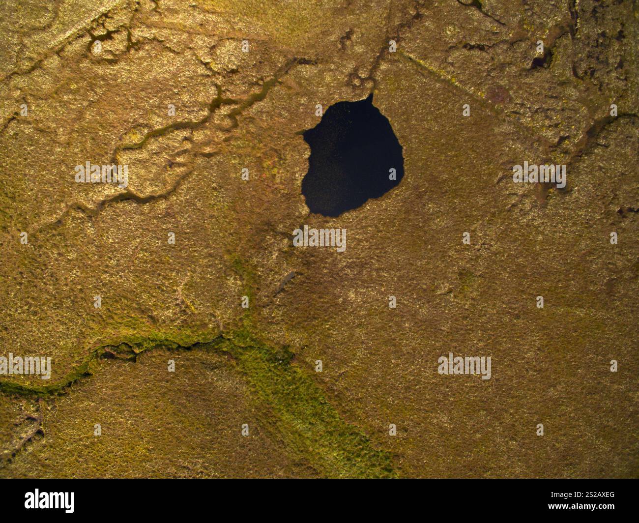 PENISOLA A'MHOINE, SUTHERLAND, SCOZIA, Regno Unito - 12 settembre 2023 - Vista aerea dei sistemi di torbiere coperte sulla Penisola A'Mhoine vicino Tongue, Suth Foto Stock