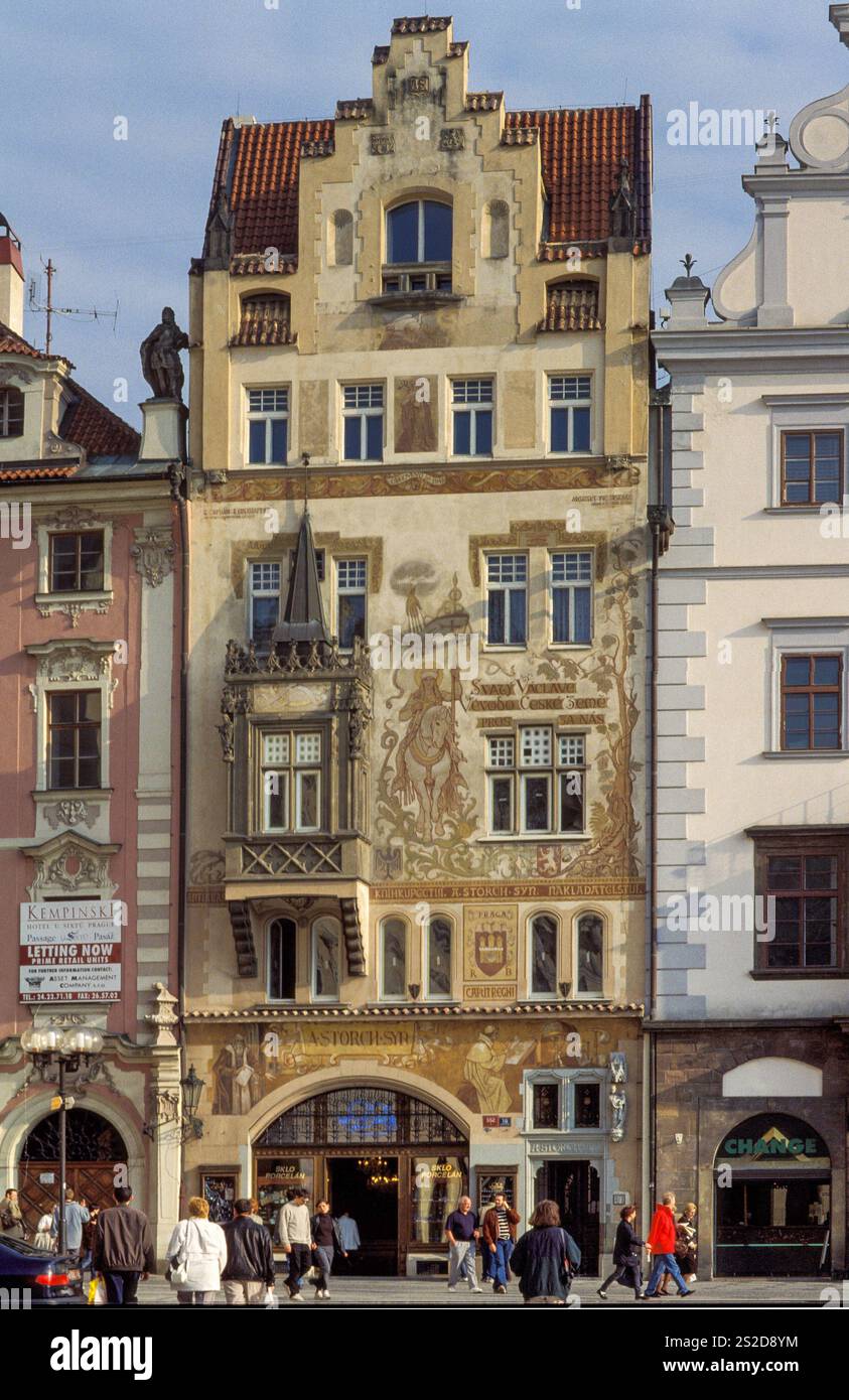 Repubblica Ceca, Praga, Wenzel Storch House nella Piazza della città Vecchia. Foto Stock