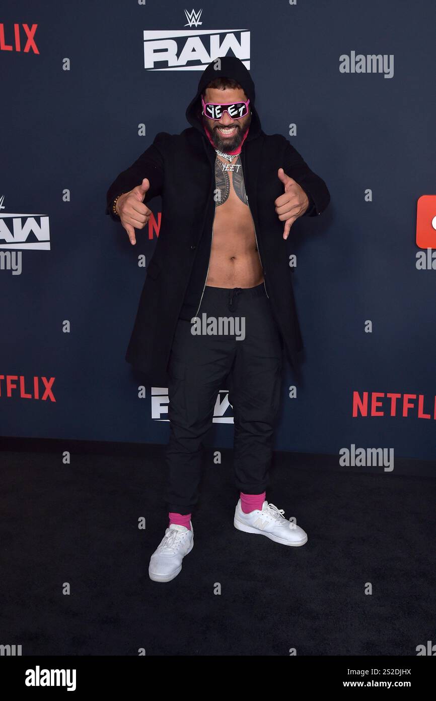 Jey uso bei der Premiere der Wrestling Show 'WWE Monday Night RAW' auf Netflix im Intuit Dome. Inglewood, 06.01.2025 anni Foto Stock