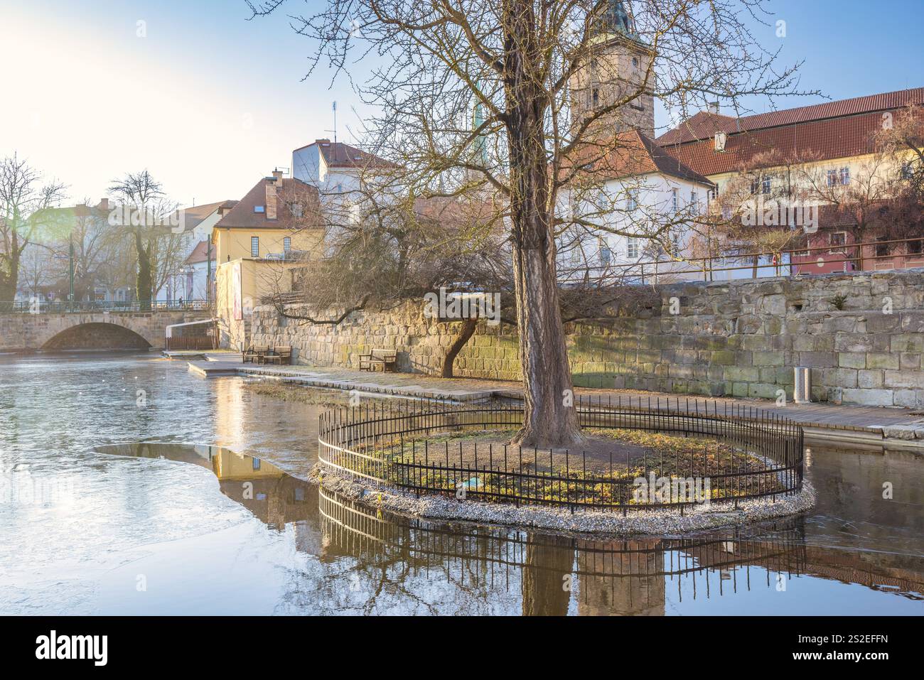 Città di Pilsen, parco cittadino la corsa dei mulini (in ceco Mlynska strouha), conosciuta anche come la Venezia di Pilsen, zona rilassante nel centro della città, Repubblica Ceca, Europ Foto Stock