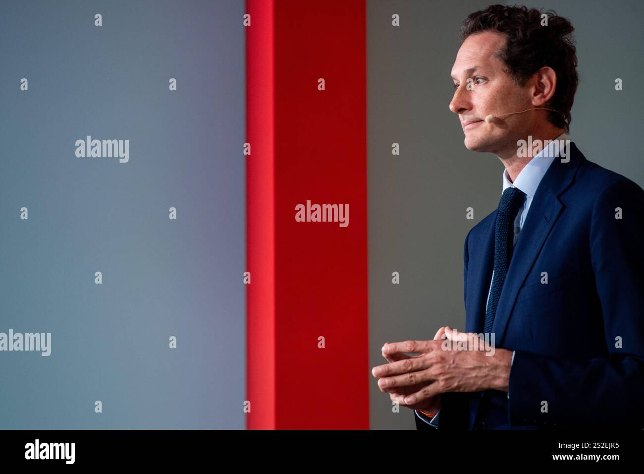 Foto Marco Alpozzi/LaPresse 4 luglio 2023 - Torino, Italia - motori - Media Event FIAT, IL FUTURO È IN PISTA, presso la pista 500 del Lingotto per il debutto mondiale de nuova Fiat 600e e la nuova Fiat Topolino nella foto: John Elkann, Presidente di Stellantis 04 luglio 2023 Torino - News - Media Event FIAT, IL FUTURO È IN PISTA, al Lingotto pista 500 per il debutto mondiale della nuova Fiat 600e e della nuova Fiat Topolino nella foto: John Elkann, Presidente di Stellantis Foto Stock