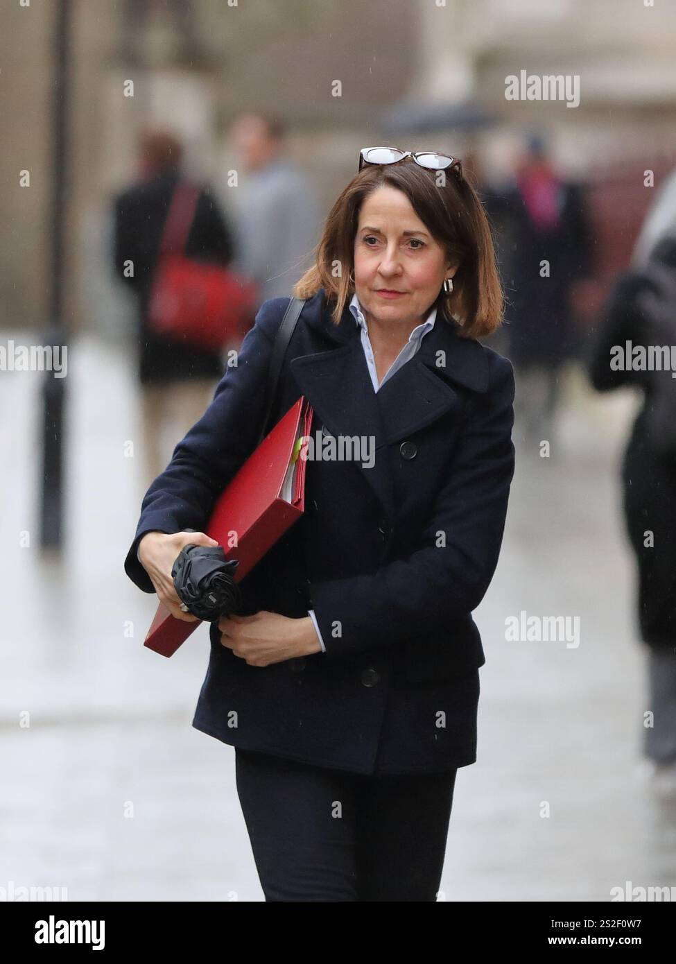 Londra, Regno Unito. 7 gennaio 2025. Liz Kendall, Segretario di Stato per il lavoro e le pensioni, arriva per la riunione del Gabinetto al numero 10 di Downing Street. Crediti: Uwe Deffner/Alamy Live News Foto Stock