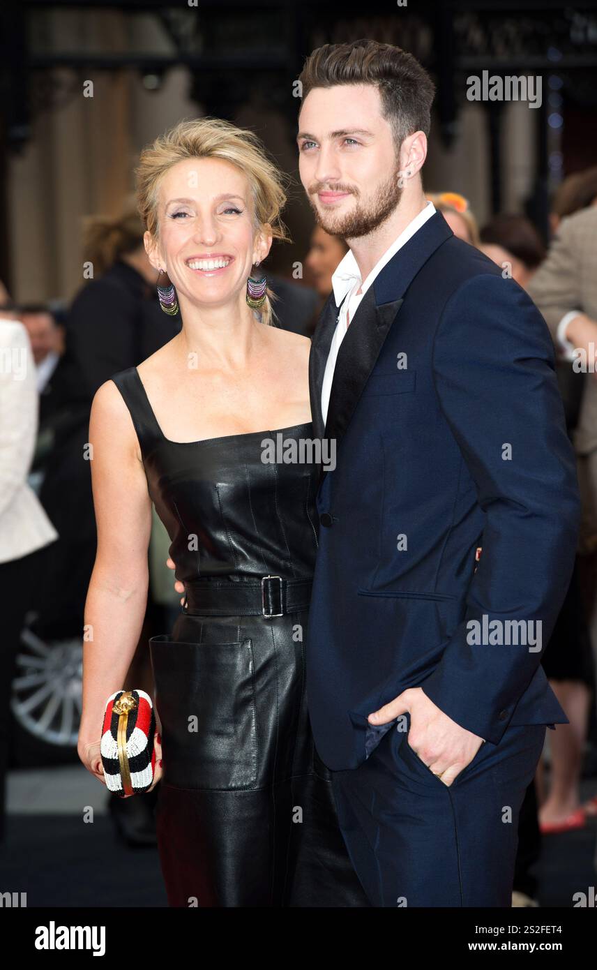 Sam Taylor-Wood e Aaron Taylor-Johnson alla prima europea di "Godzilla" tenutasi all'Odeon Leicester Square a Londra - 11 maggio 2014 Foto Stock