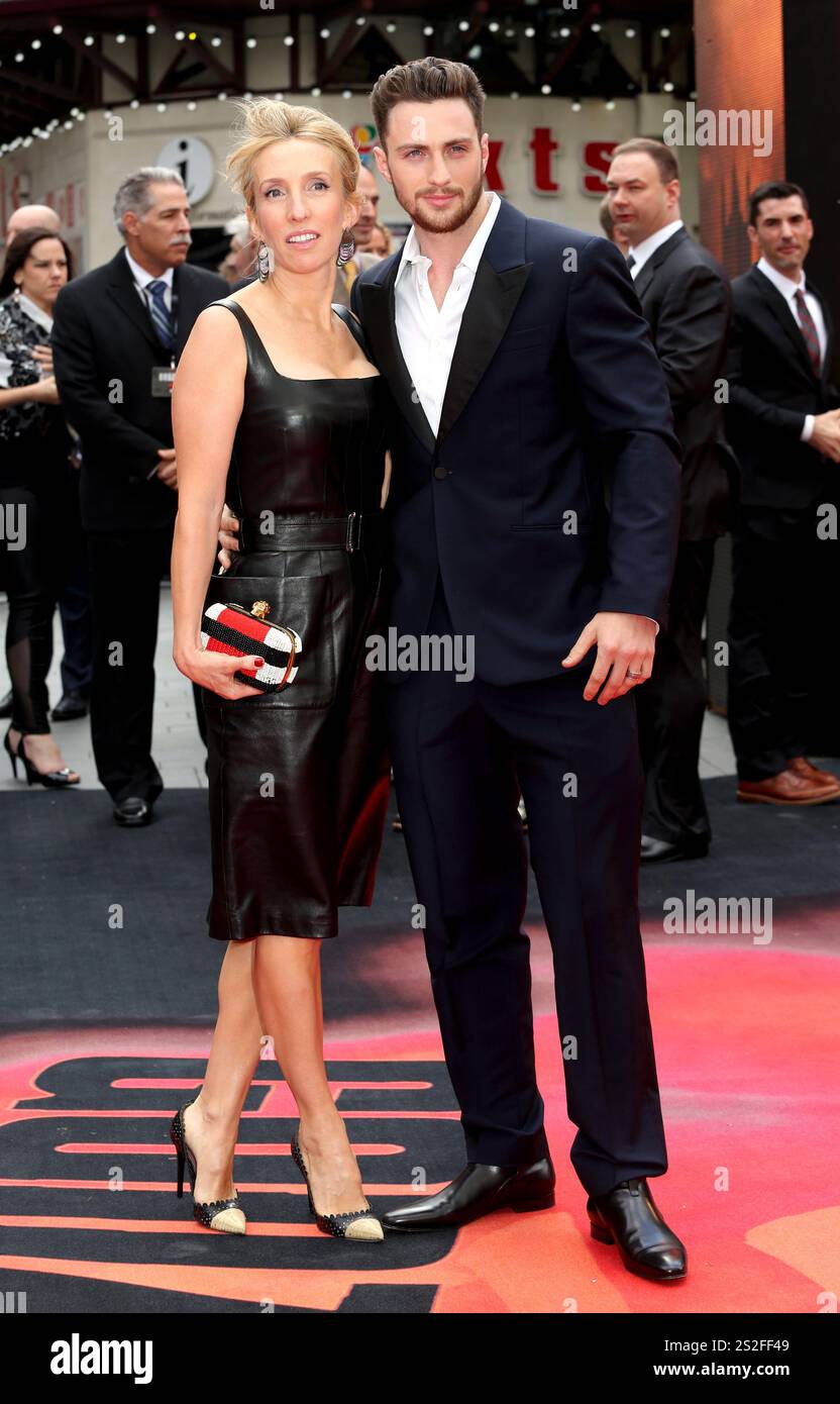 Sam Taylor-Wood e Aaron Taylor-Johnson alla prima europea di "Godzilla" tenutasi all'Odeon Leicester Square a Londra - 11 maggio 2014 Foto Stock