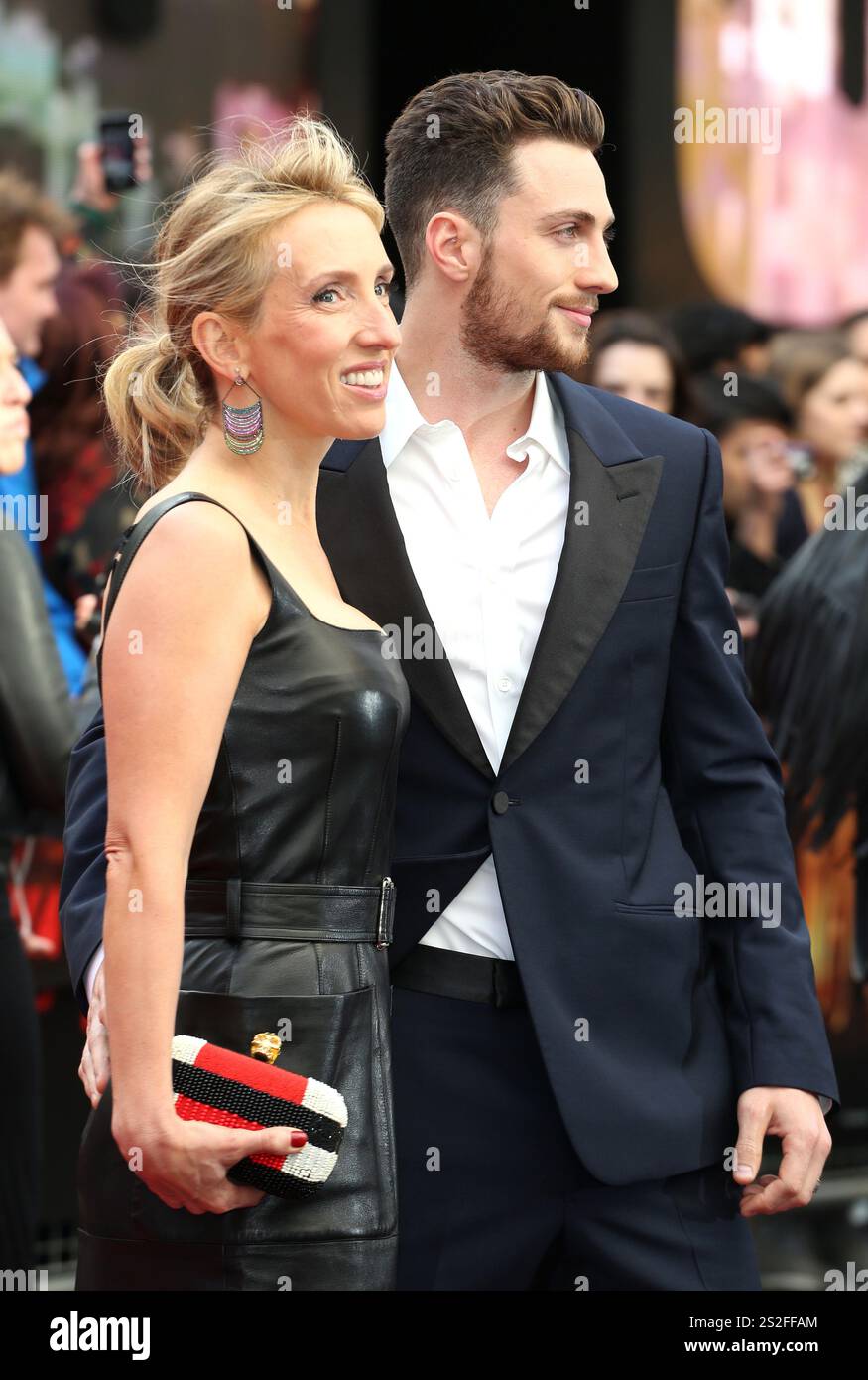 Sam Taylor-Wood e Aaron Taylor-Johnson alla prima europea di "Godzilla" tenutasi all'Odeon Leicester Square a Londra - 11 maggio 2014 Foto Stock