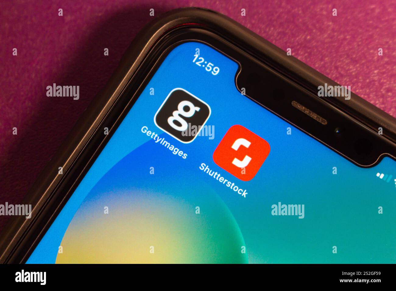 Città del Messico, MESSICO - 7 gennaio 2025 : le icone Getty Images e Shutterstock sono visualizzate su un iPhone. Foto Stock