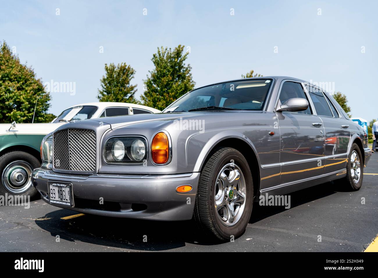 Chicago, Illinois, USA - 8 settembre 2024: Bentley Arnage Birkin Classic Vehicle, vista angolare. Auto d'epoca. Un'auto classica di Bentley Arnage Birkin. Bentl Foto Stock