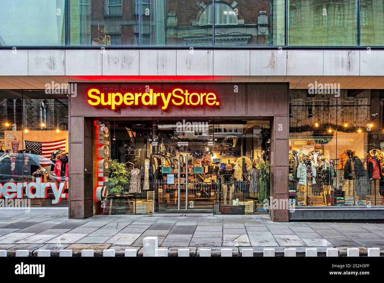 The Superdry Store in Suffolk Street, Dublino, Irlanda. Abbigliamento di moda per uomini e donne. Foto Stock