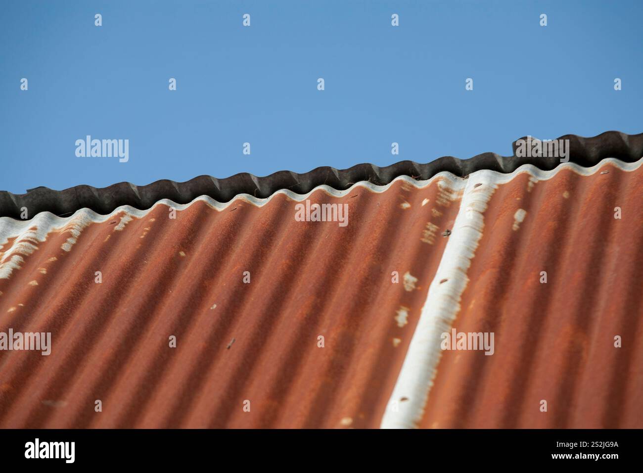 primo piano del tetto di un fienile Foto Stock