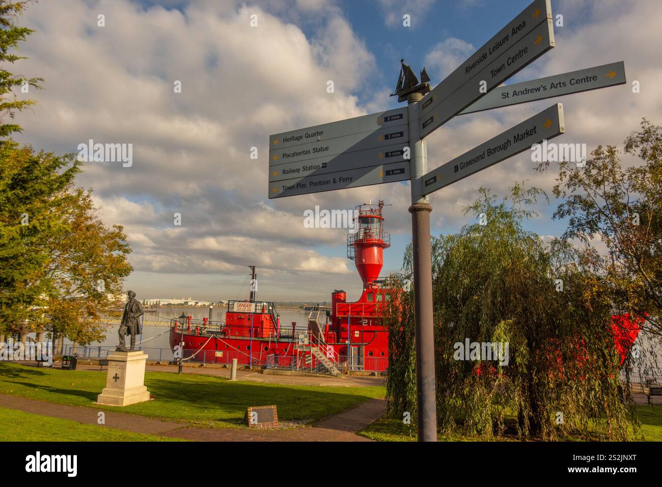 L'astronave LV21 ormeggiata a Elizabeth Gardens gravesend Kent. Foto Stock