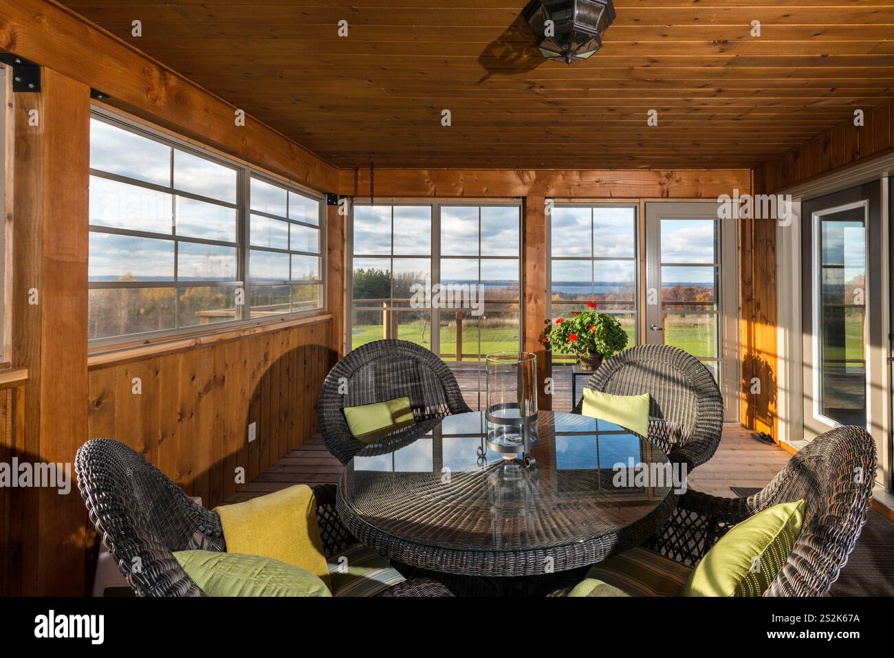 Elegante casa personalizzata in un ambiente country Foto Stock