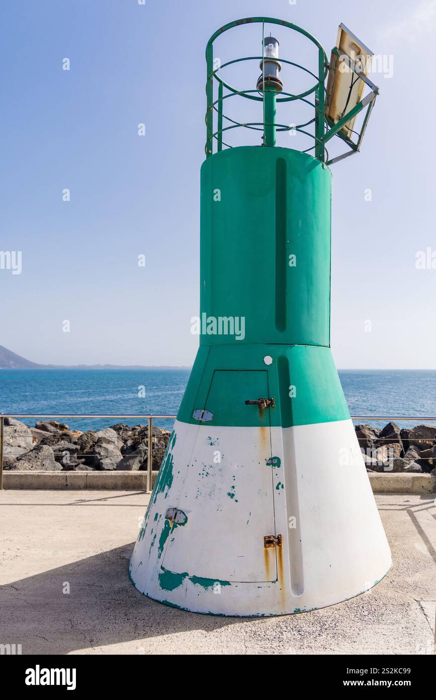 Un semaforo che segna l'ingresso al porto, Corralejo, Fuerteventura, Spagna Foto Stock