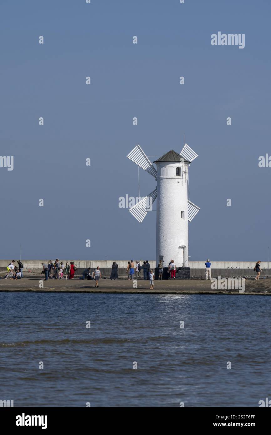 Mill beacon sul molo, Swinemuende, isola di Usedom, Mar Baltico, Polonia, Europa Foto Stock