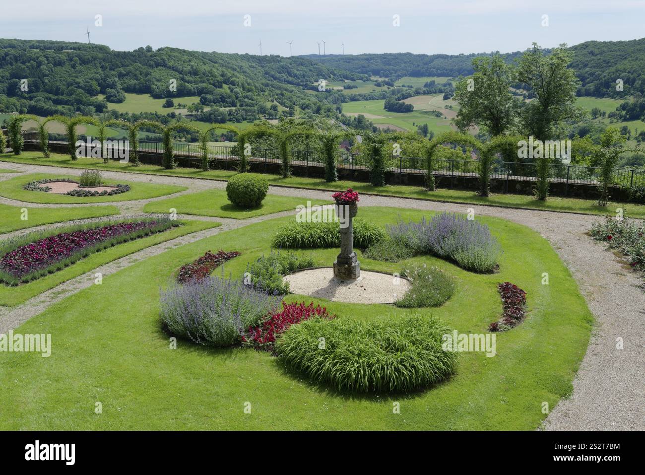 Giardino del castello di Langenburg, Jagsttal, Jagst, castello, giardino, garden, Hohenlohe, Germania, Europa Foto Stock