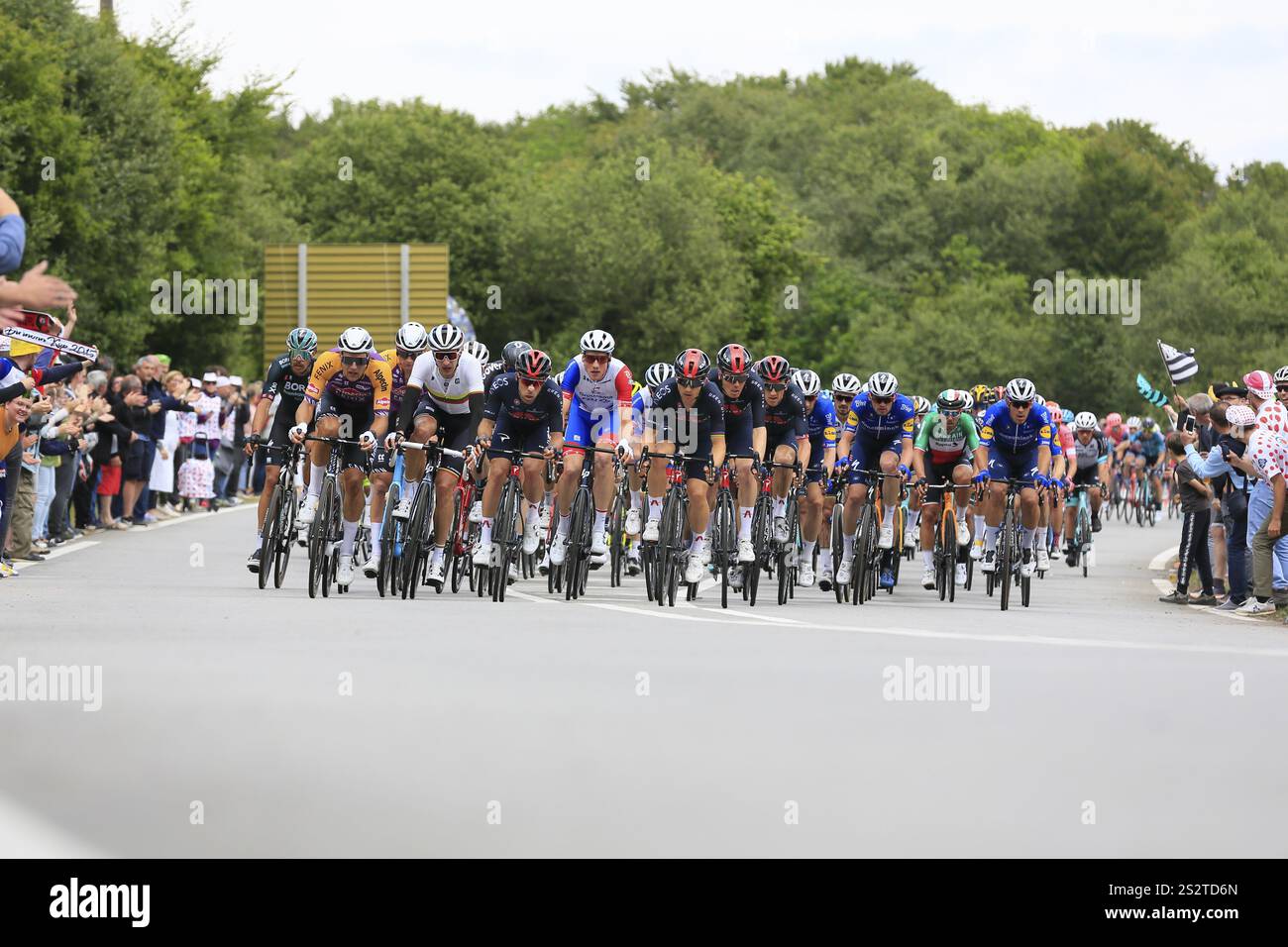 Tappa 1 del Tour de France 2021 il 26 giugno 2021 da Brest a Landerneau, campo di piloti a Dirinon 10 km davanti al traguardo, Finistere, Britt Foto Stock