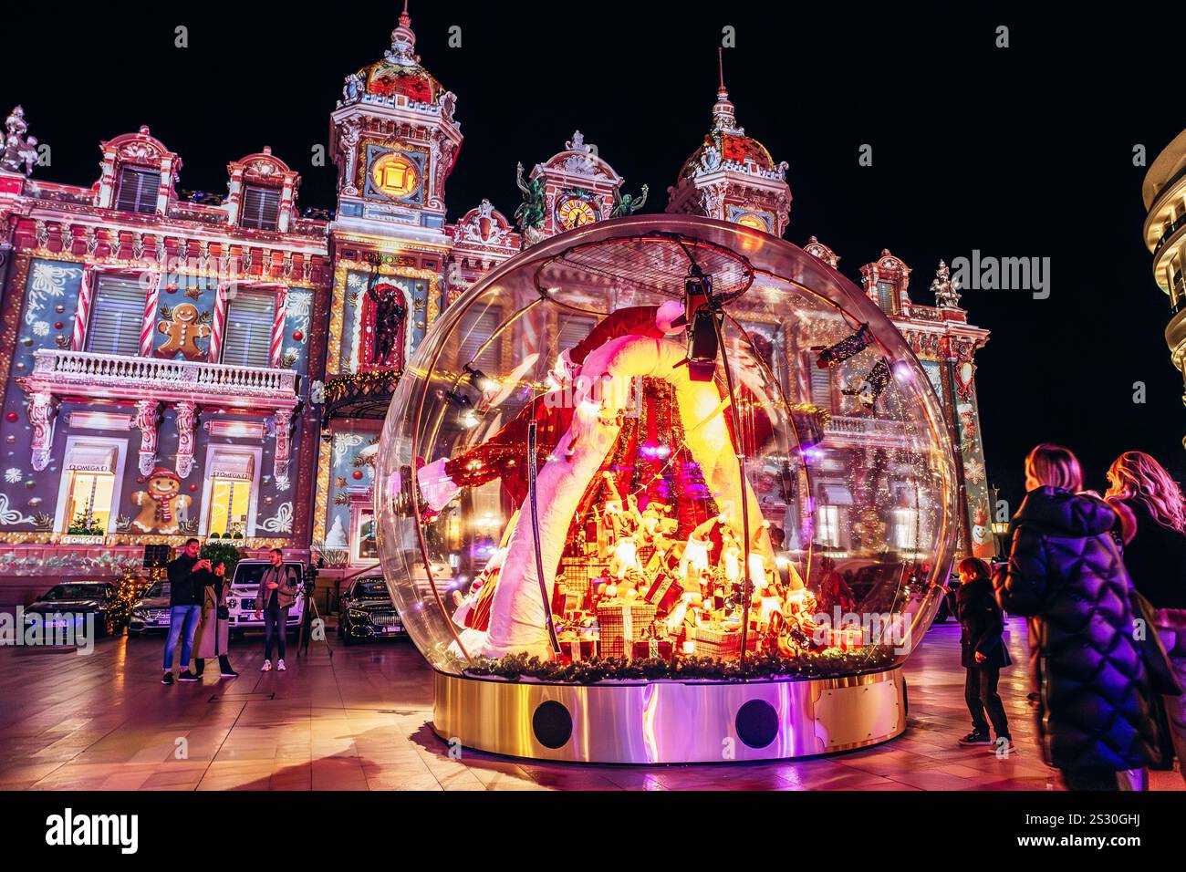 La piazza di fronte al Casinò di Monte Carlo a Monaco prima di Natale Foto Stock