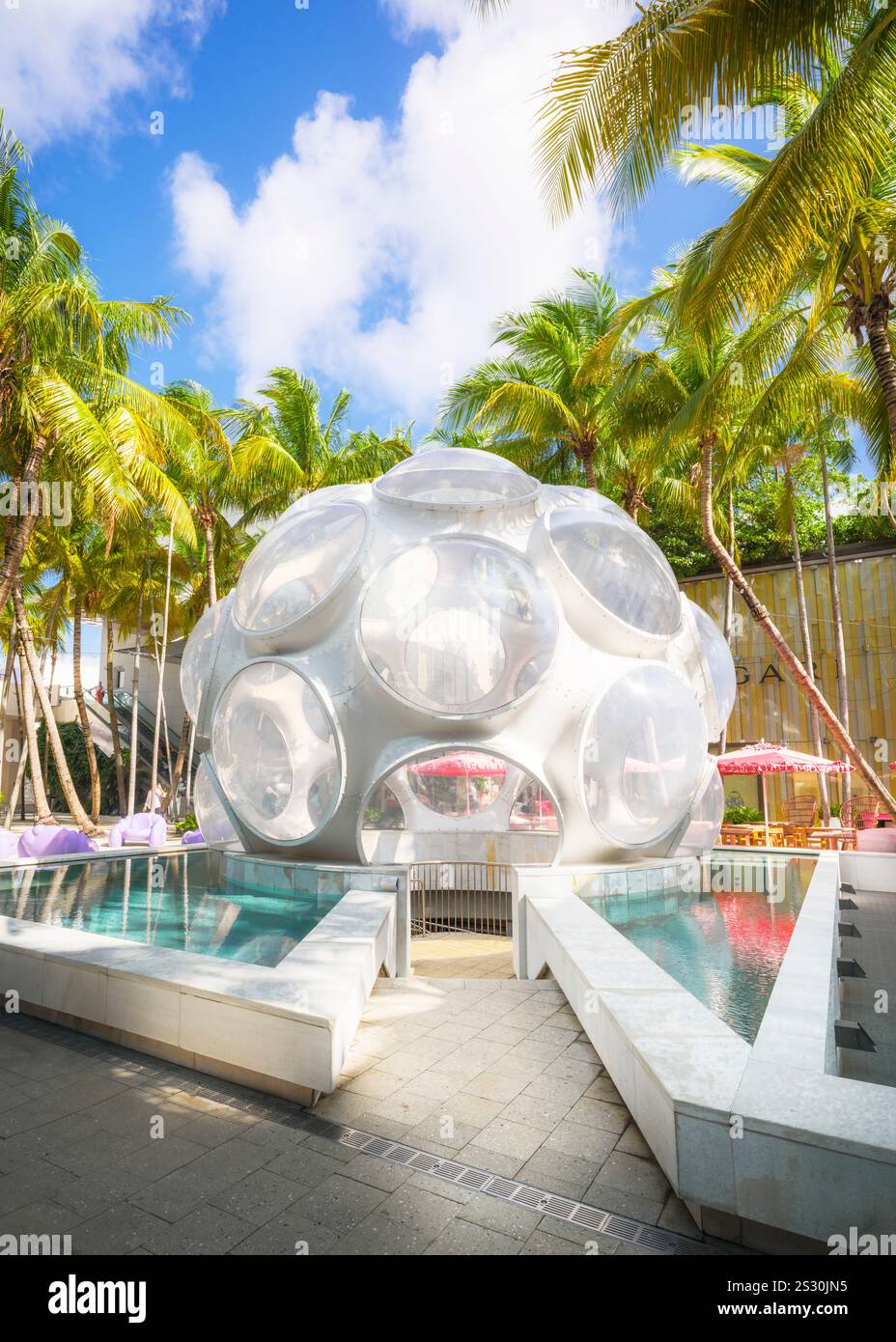 Design District, shopping di lusso con negozi di marca come Dior, Cartier, Tiffany, Bulgary e molti altri Miami, Florida, Stati Uniti Foto Stock