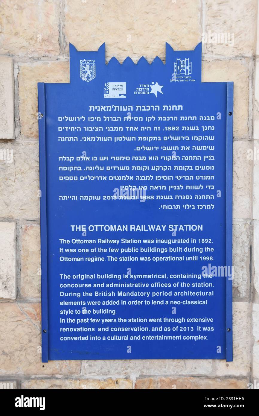 La stazione ferroviaria ottomana, l'insegna dell'edificio storico, Gerusalemme. Israele Foto Stock