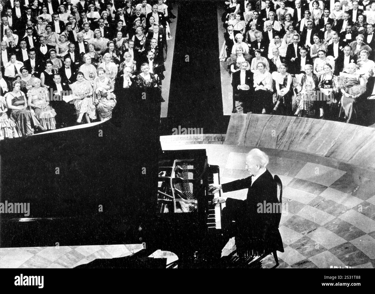 MOONLIGHT SONATA PALL MALL PRODUZIONI PADEREWSKI al pianoforte data: 1937 Foto Stock