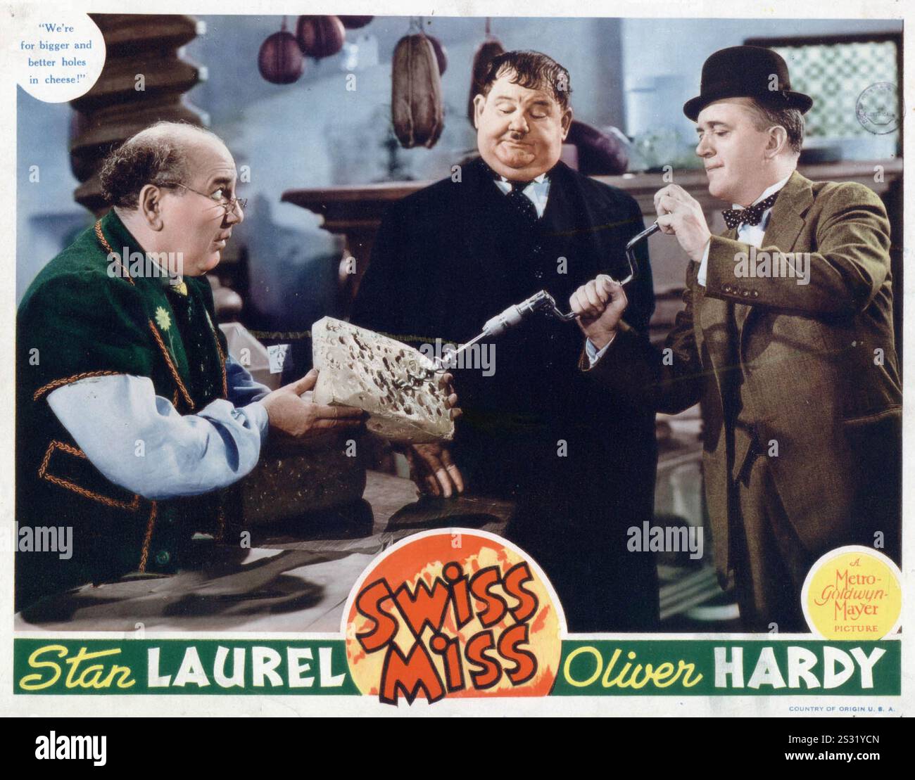 MISS SVIZZERA Stan Laurel e Oliver Hardy fare buchi nel formaggio un MGM PICTURE data: 1938 Foto Stock