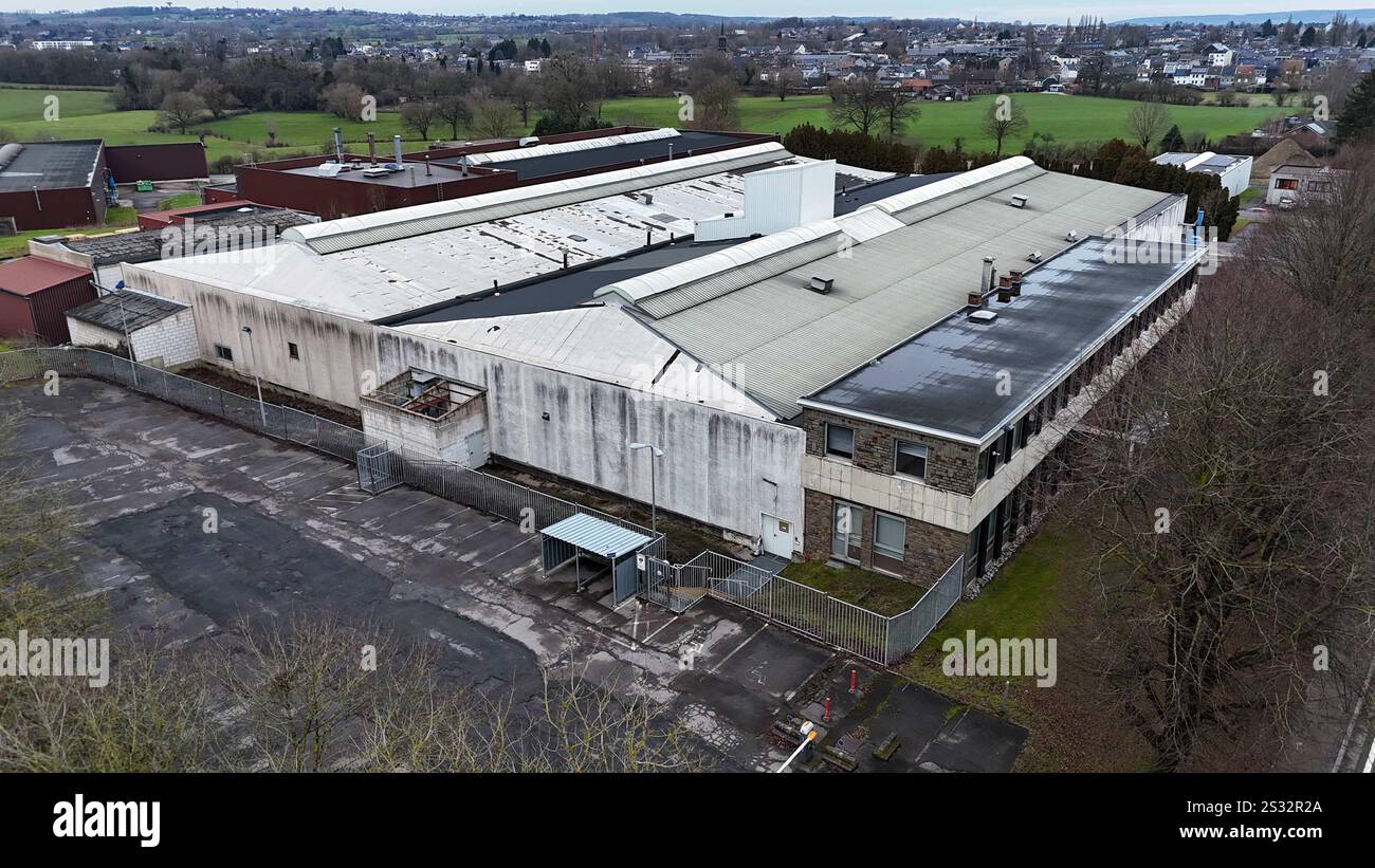 Welkenraedt, Belgio. 9 gennaio 2025. Immagine aerea dello stabilimento Hexcel Corporation a Welkenraedt, in foto giovedì 9 gennaio 2025. Il leader mondiale nella tecnologia avanzata dei materiali compositi leggeri ha annunciato l'intenzione di chiudere il suo stabilimento di Welkenraedt, dove lavorano 109 persone. BELGA PHOTO ERIC LALMAND credito: Belga News Agency/Alamy Live News Foto Stock
