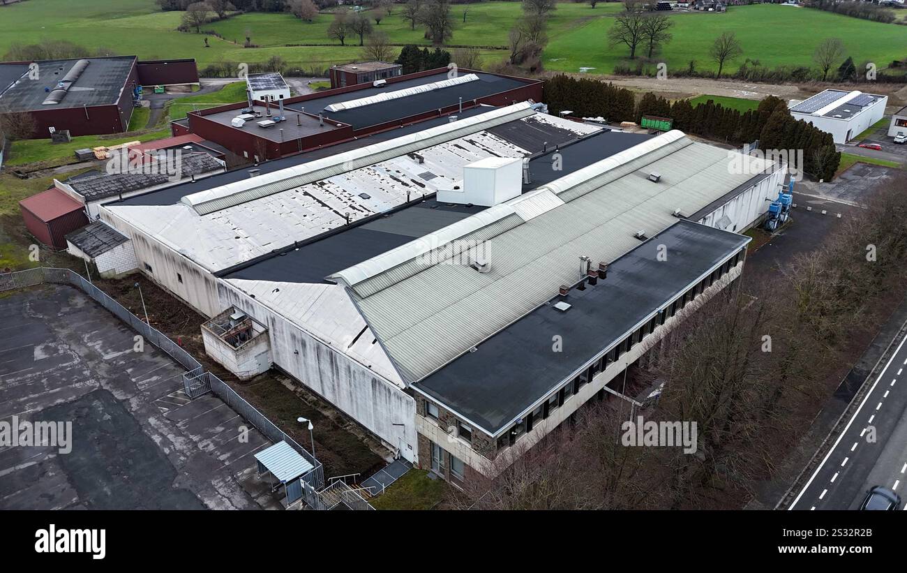 Welkenraedt, Belgio. 9 gennaio 2025. Immagine aerea dello stabilimento Hexcel Corporation a Welkenraedt, in foto giovedì 9 gennaio 2025. Il leader mondiale nella tecnologia avanzata dei materiali compositi leggeri ha annunciato l'intenzione di chiudere il suo stabilimento di Welkenraedt, dove lavorano 109 persone. BELGA PHOTO ERIC LALMAND credito: Belga News Agency/Alamy Live News Foto Stock