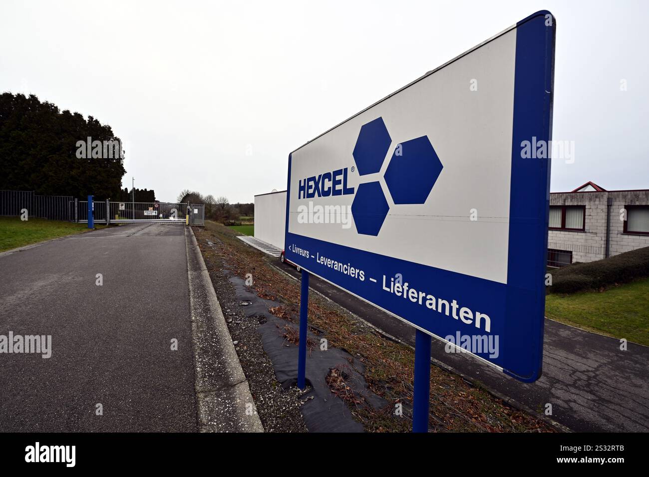Welkenraedt, Belgio. 9 gennaio 2025. Stabilimento di Hexcel Corporation a Welkenraedt nella foto giovedì 9 gennaio 2025. Il leader mondiale nella tecnologia avanzata dei materiali compositi leggeri ha annunciato l'intenzione di chiudere il suo stabilimento di Welkenraedt, dove lavorano 109 persone. BELGA PHOTO ERIC LALMAND credito: Belga News Agency/Alamy Live News Foto Stock