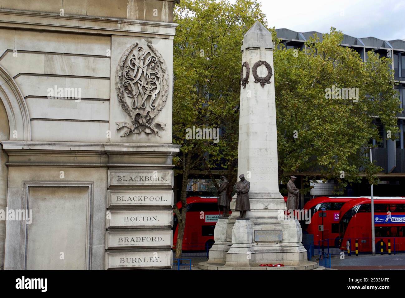 London and North Western Railway War Memorial, stazione ferroviaria di Euston, Camden, Londra, Inghilterra. Foto Stock