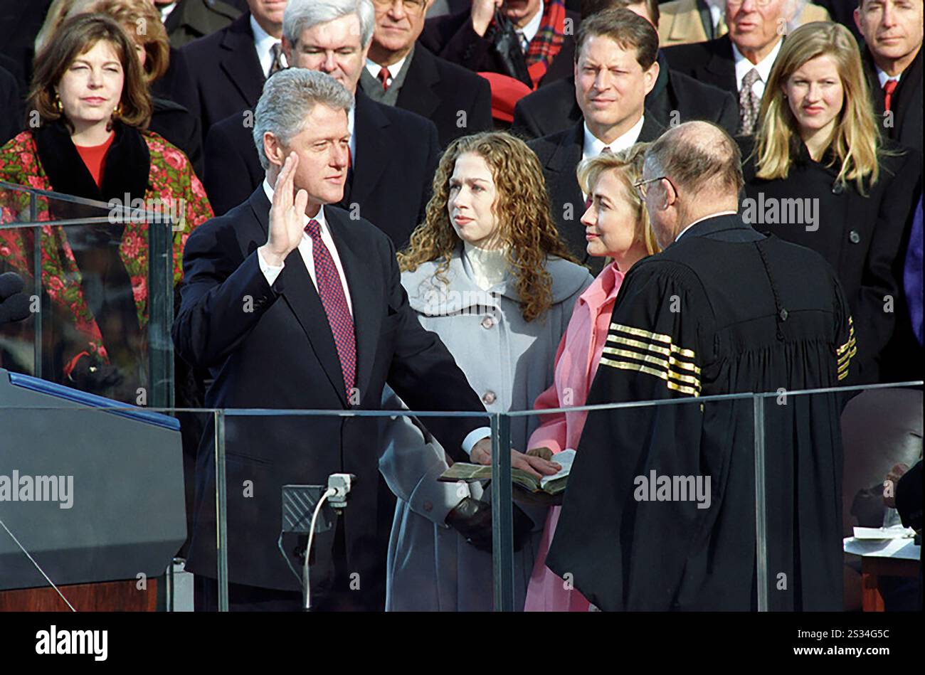 Il presidente degli Stati Uniti Bill Clinton giurando dal giudice capo William H. Rehnquist e giurando come presidente degli Stati Uniti, Washington, D.C., USA, Barbara Kinney, ufficio fotografico della Casa Bianca, 20 gennaio 1997 Foto Stock