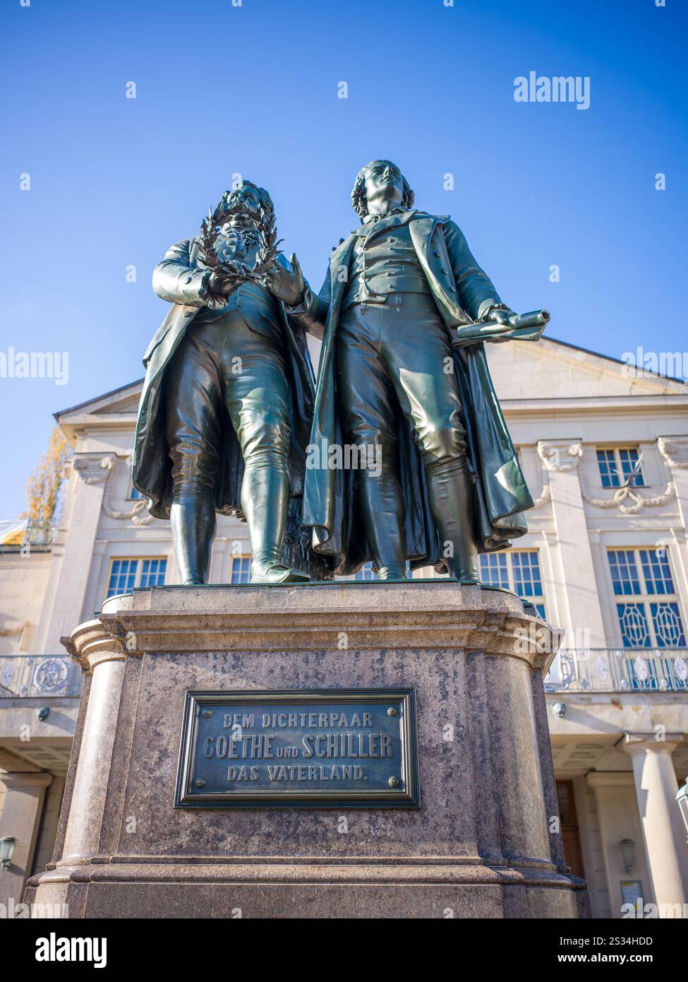 Monumento Goethe-Schiller, Theaterplatz, Weimar, Turingia, Germania centrale, Germania dell'Est, Germania, Europa Foto Stock