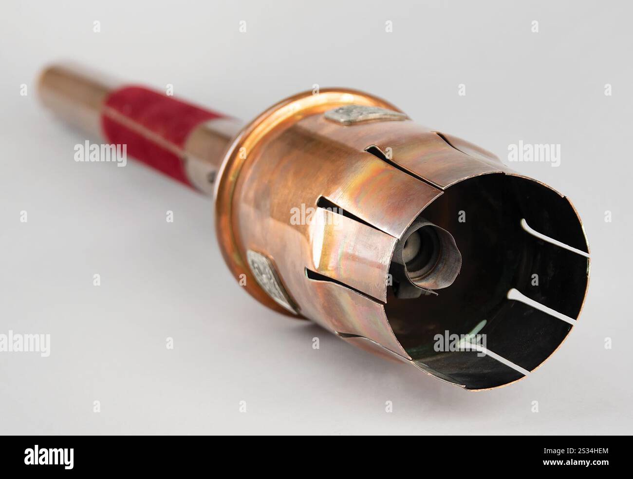 Boston, Massachusetts, Stati Uniti. 8 gennaio 2025. Grenoble 1968 Winter Olympics Torch ora a: $ 27.500 (4 offerte) stima: $ 150.000. (Immagine di credito: © RR Auction/ZUMA Press Wire) SOLO PER USO EDITORIALE! Non per USO commerciale! Foto Stock