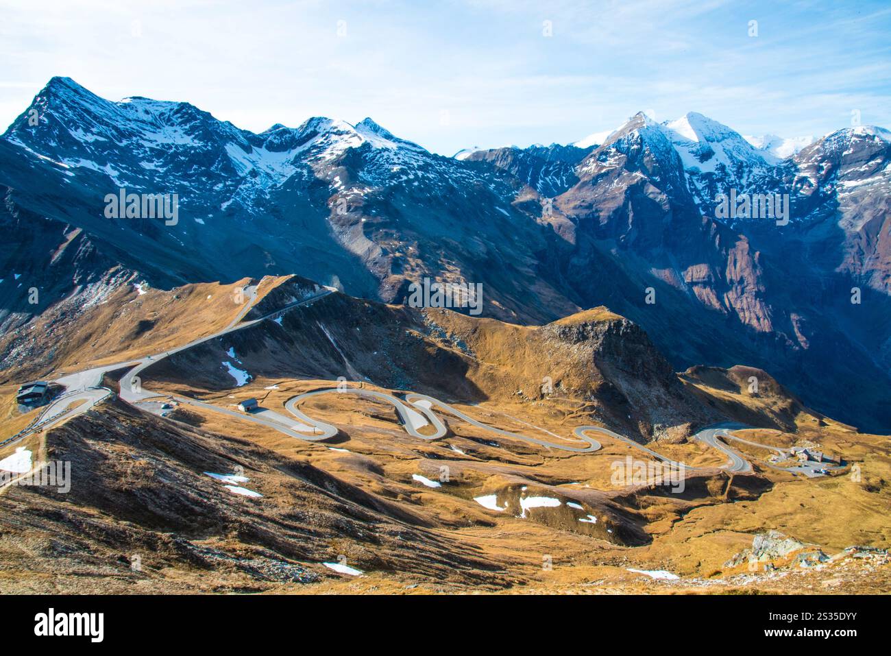 Großglocknerstraße sotto il Edelweißspitze, con vista su Glockner, Salisburgo, Austria Foto Stock