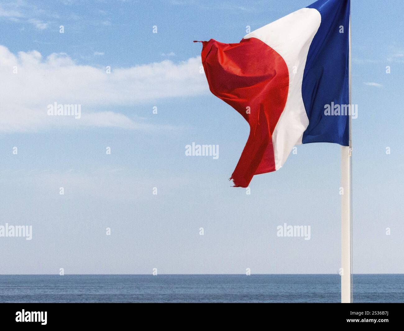 Bandiera nazionale della Francia, simbolo di patriottismo, sovranità e diplomazia Foto Stock