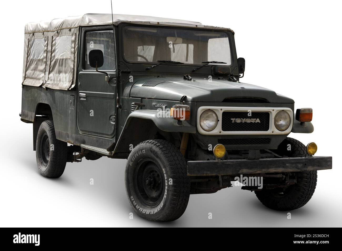 Foto di scorta di un veicolo SUV Toyota Land Cruiser con una silhouette isolata con un percorso di ritaglio su sfondo bianco orizzontale Foto Stock