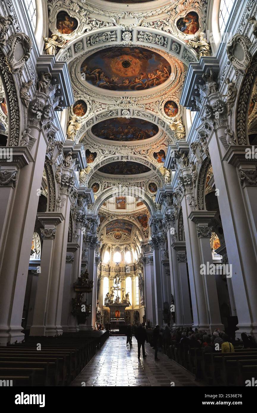 Vista interna della cattedrale di Santo Stefano a Passau Foto Stock