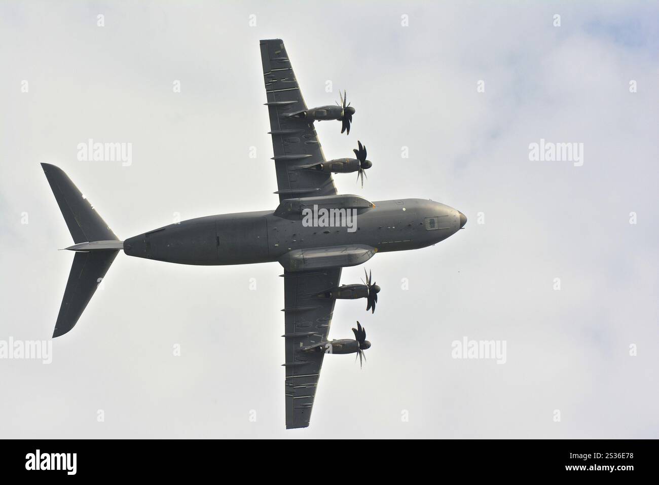 Airbus A 400 M atterra al BER di Berlino per ILA 2014 Foto Stock