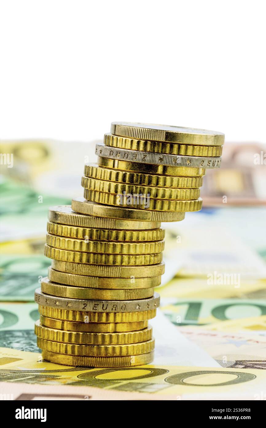 Una pila unica di monete, foto simbolica per la pianificazione finanziaria, gli investimenti finanziari, il rischio di investimento Austria Foto Stock