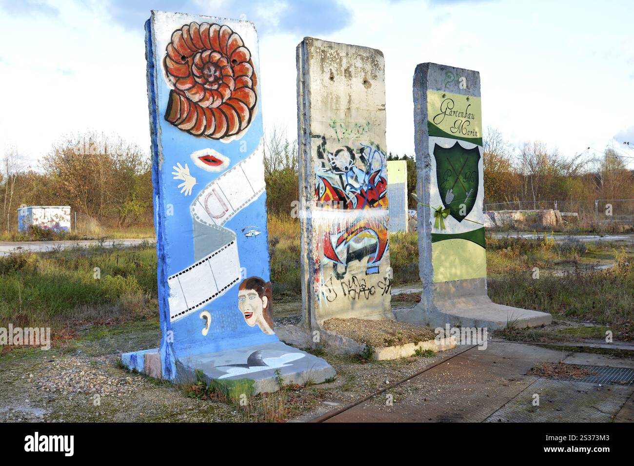 Sezioni murali dipinte da artisti a Teltow, Brandeburgo Foto Stock