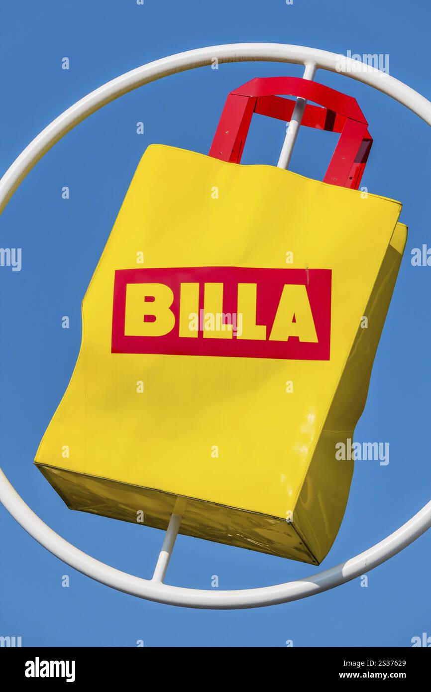 Logo di un supermercato BILLA appartenente al gruppo REWE in Austria Foto Stock