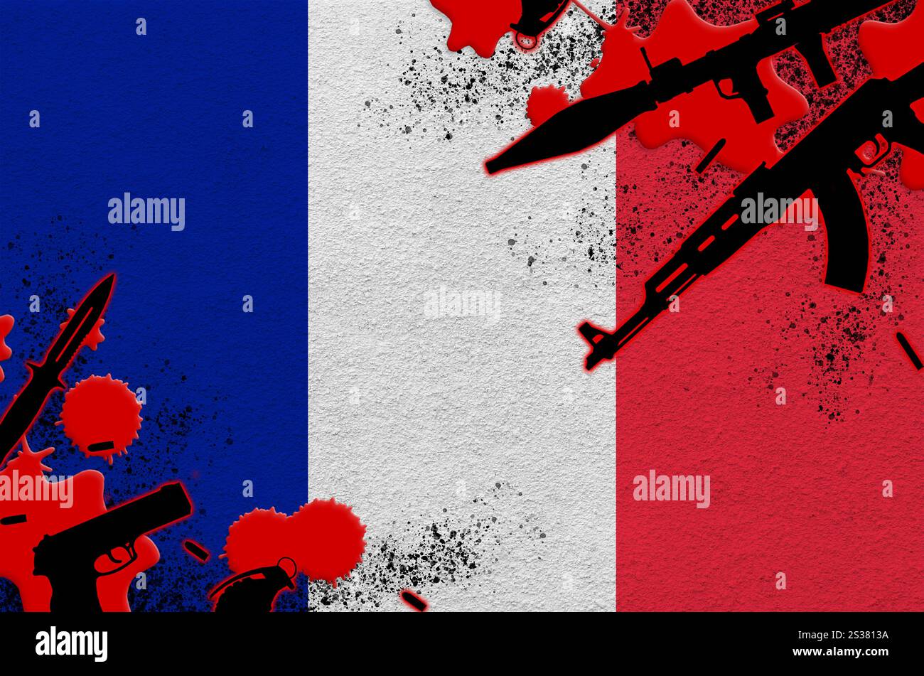 Bandiera della Francia e varie armi a sangue rosso. Concetto di attacco terroristico e operazioni militari con esito letale. Traffico di armi. Bandiera della Francia e. Foto Stock