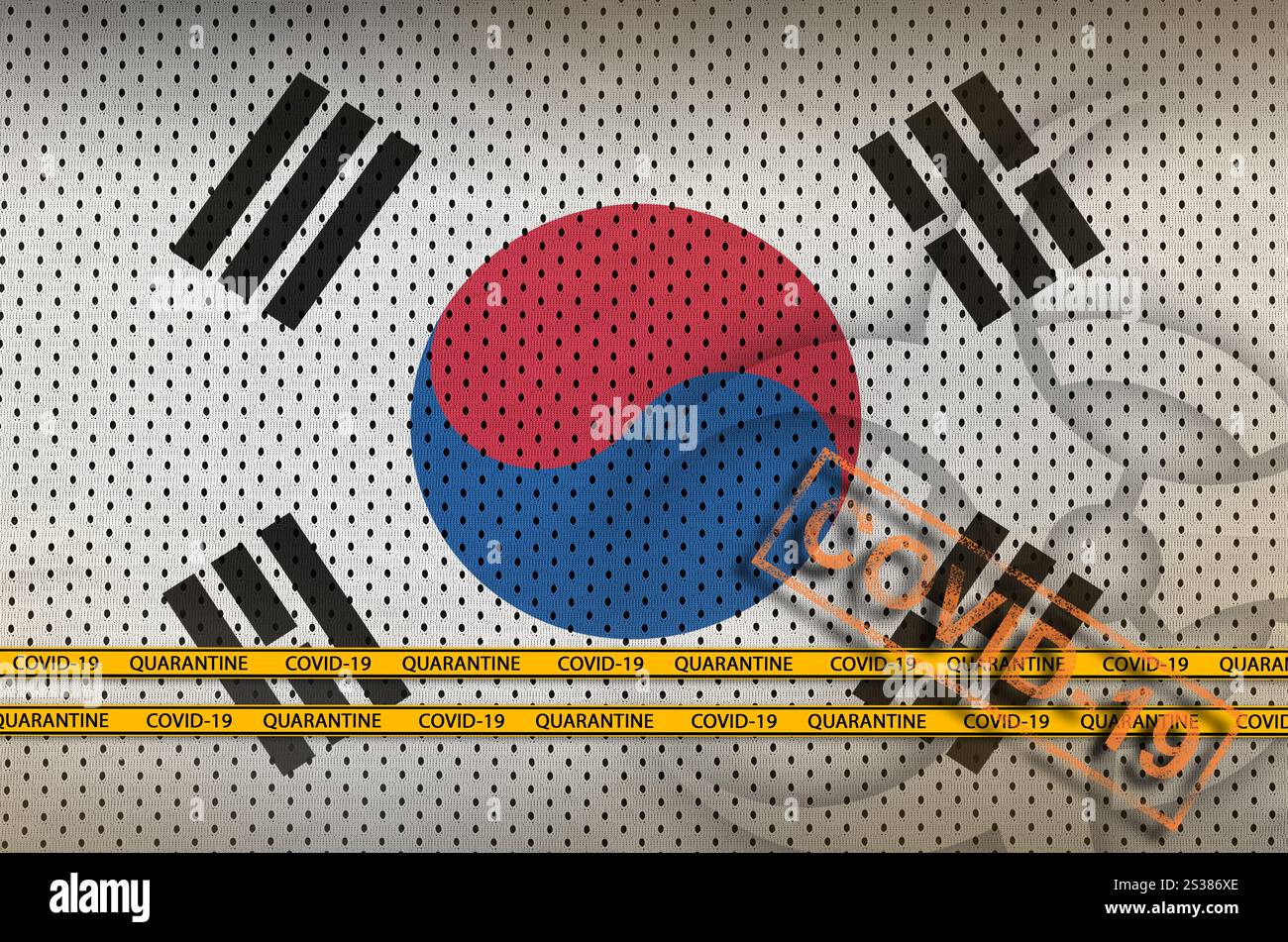 Bandiera della Corea del Sud e francobollo arancione Covid-19 con nastro adesivo. Coronavirus o pandemia 2019-nCoV virus concetto. Bandiera della Corea del Sud e Covid-19 arancione Foto Stock
