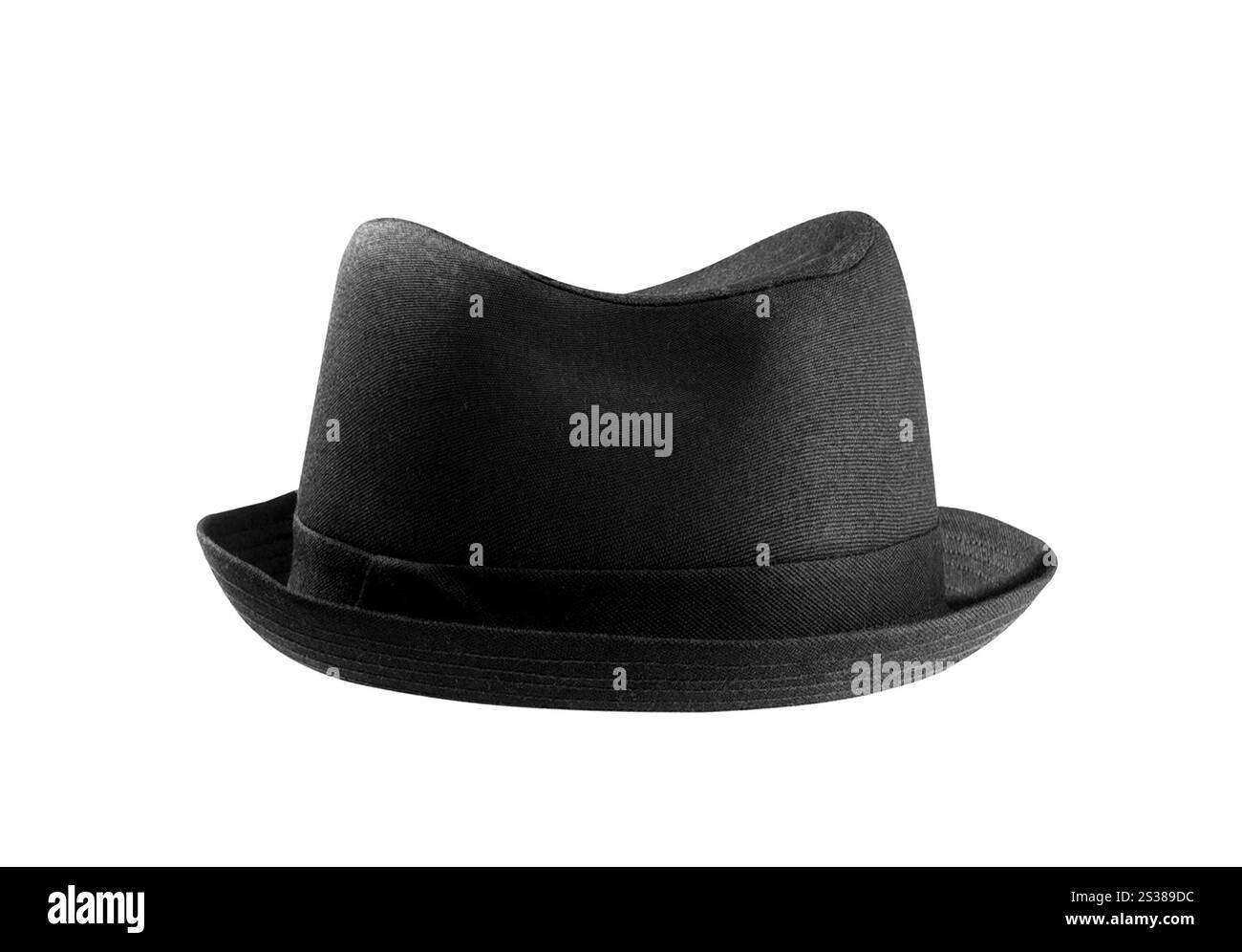 cappello nero invernale maschile isolato su bianco. black hat invernale maschile Foto Stock